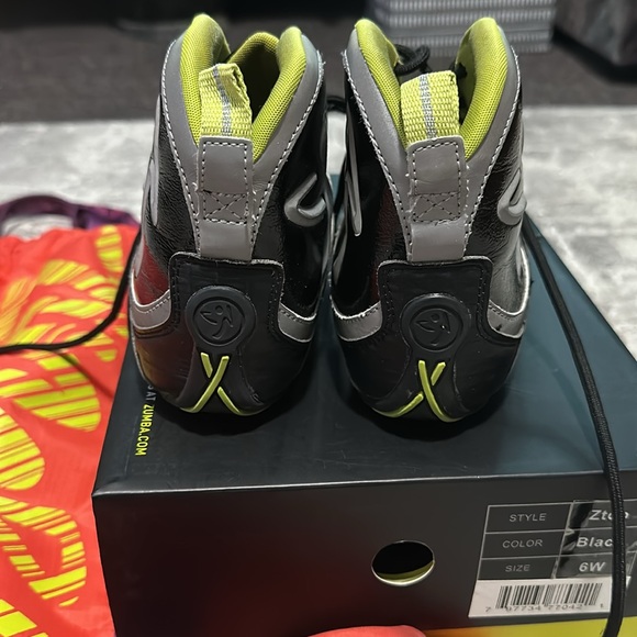 Z Top Zumba fitness shoes and bag. - Picture 3 of 3